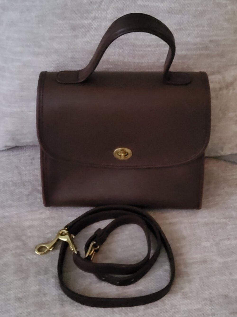 Vintage Coach Manor Crossbody in Mahogony 9977